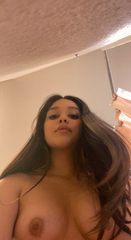 Virginhottie Quick model image