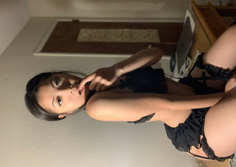 Asian Beauties model beautiful picture