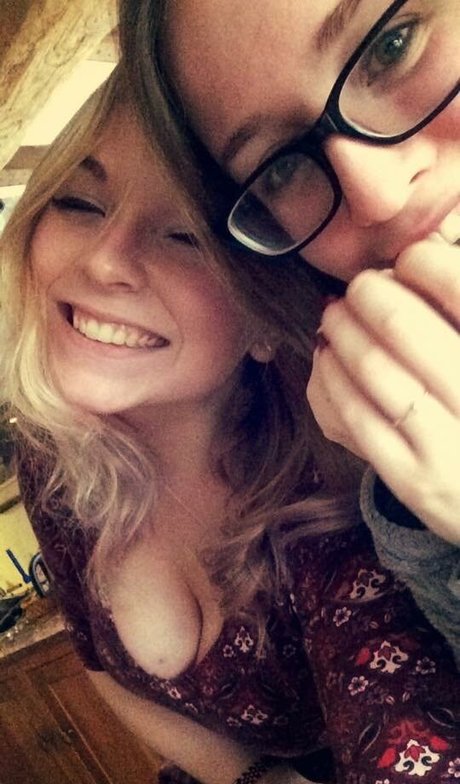 Maton Twins perfect pornstar pic