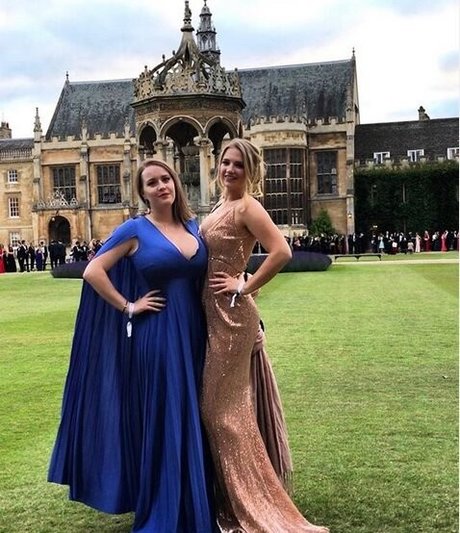 Maton Twins sexy model pictures