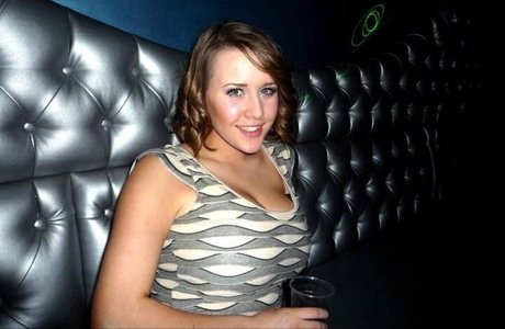 Maton Twins star beautiful photo