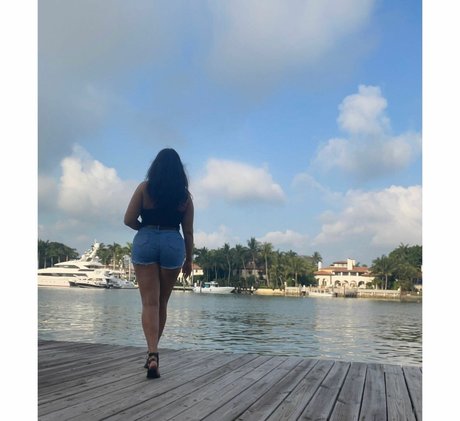 Katrina Louise Paul nude star picture