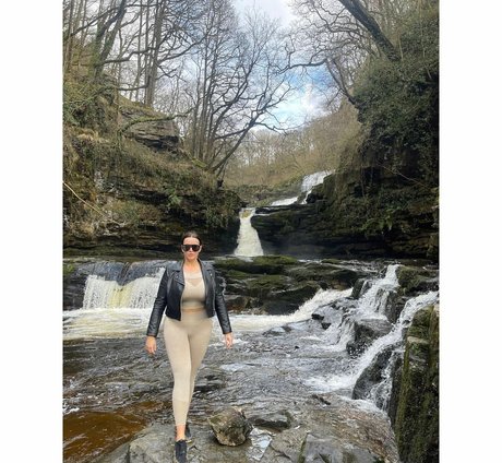 Katrina Louise Paul model hot pics