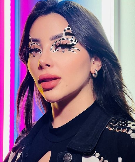 Vai Monroe pornstar xxx image