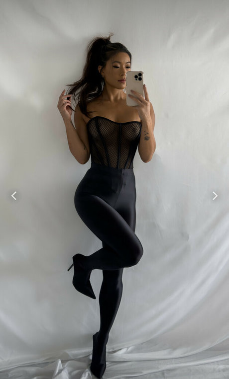 Jennifer Chong naked star gallery