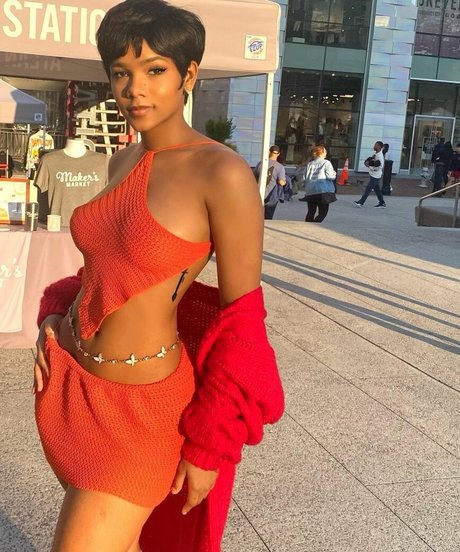 Nia no long sex model galleries