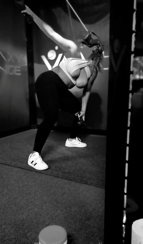 issa reed star naked galleries