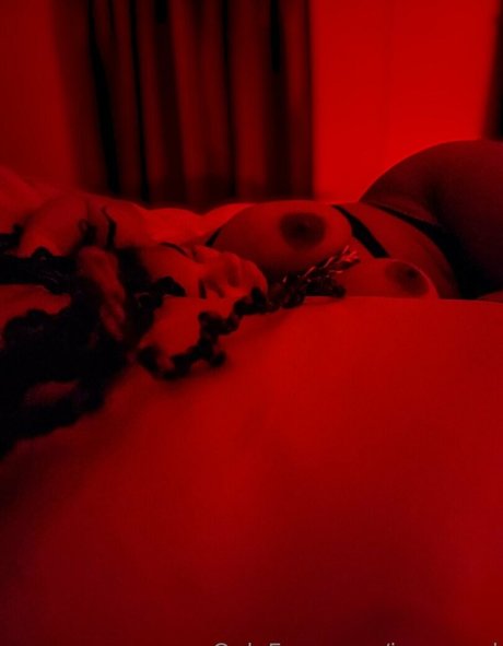 issa reed pornstar art photo