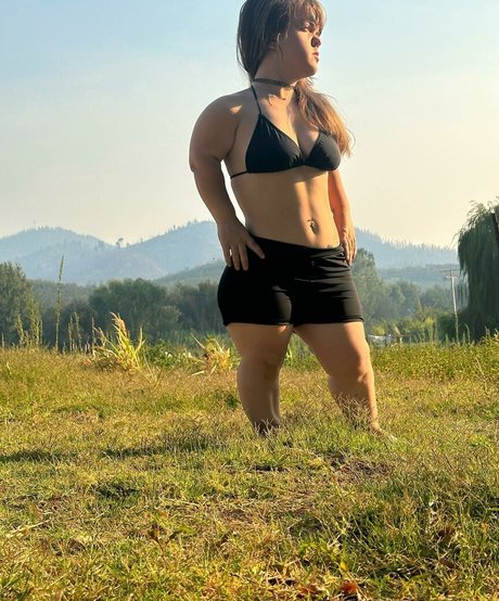 Jomini Dancer model adult images