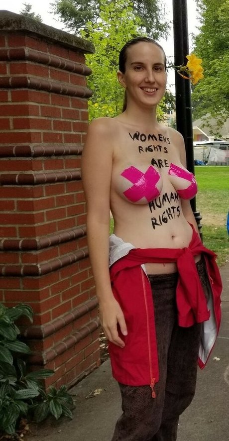 Cleo Mckeever model sex photo