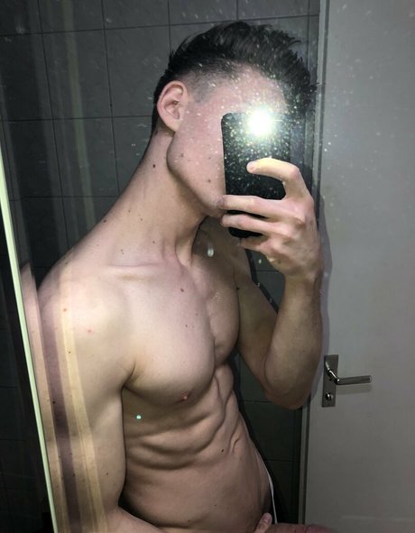 lucashallfree naked star photos