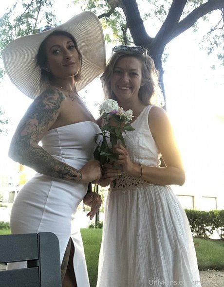 taystits actress pics