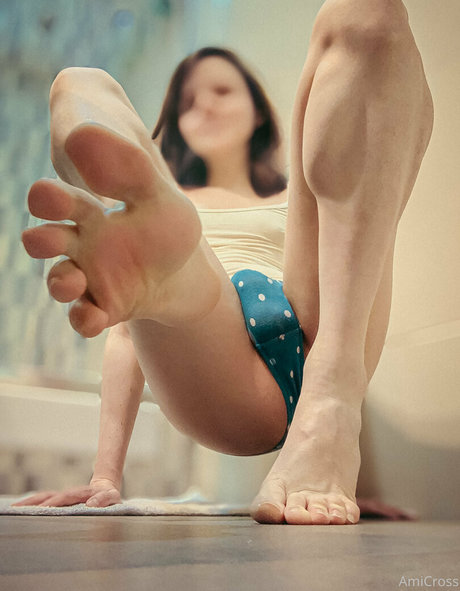 amicrossd model hd photos