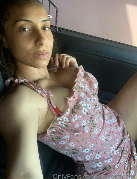 QueenSoTrill sexy actress pictures