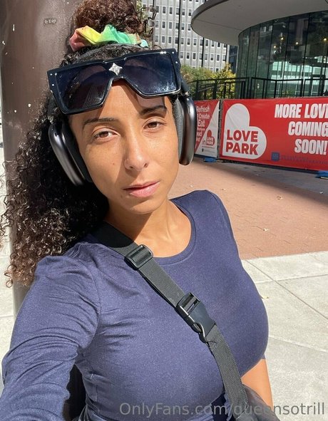 big tits squirt onlyfans erotic picture