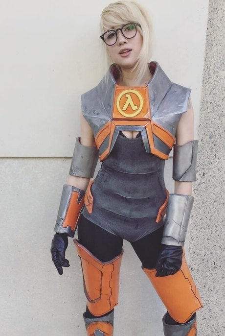 Sinneddonut naked model images