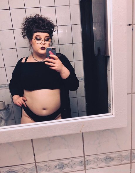 adinaanger model perfect image