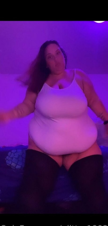 glitter1992 model nudes picture