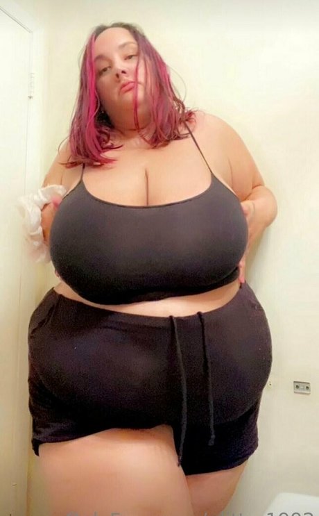 glitter1992 model nudes image