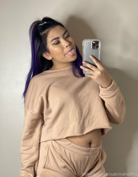 sabrinahellfire pornographic model pic