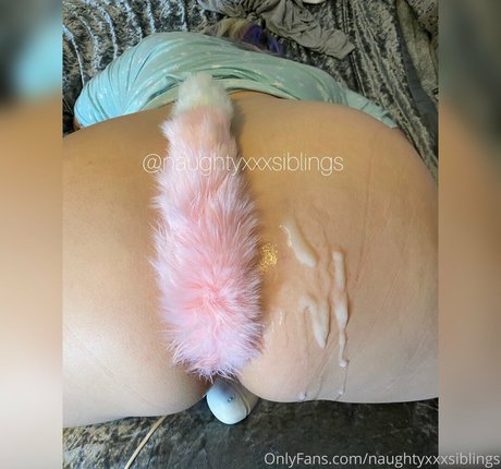 naughtyxxxsiblings model erotic images