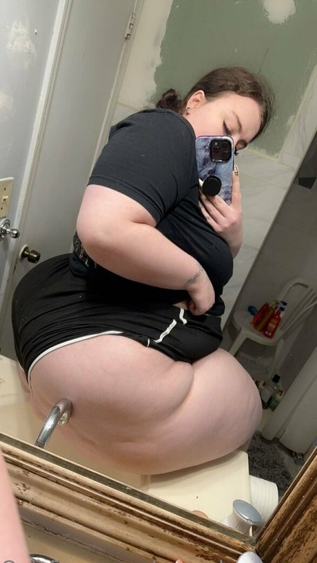 peacchyqueenn hot star image