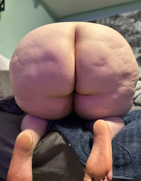 peacchyqueenn free pornstar pic