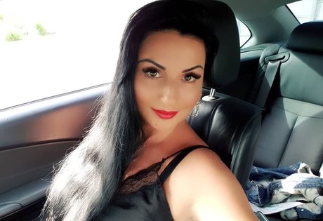 Rita Kyslinger hot model photo