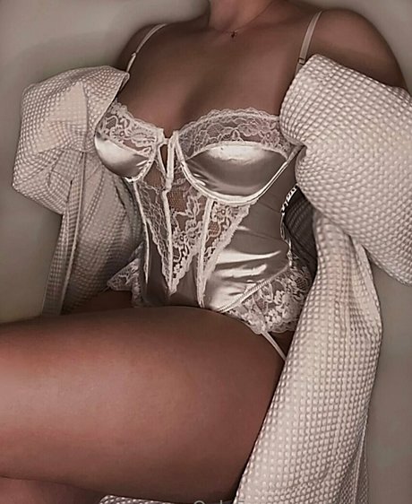 enireves pornstar nude pic