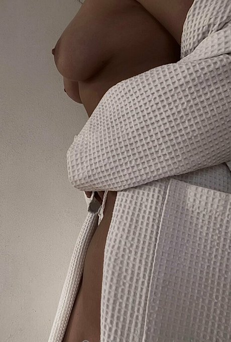 enireves porn actress pic