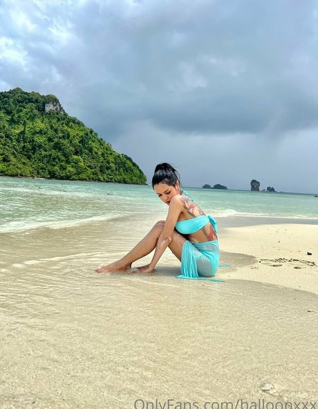 balloonxxx model hot pic