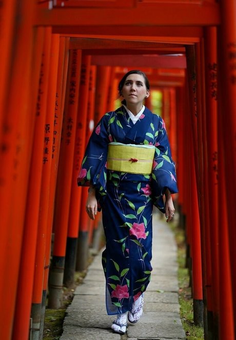 gh05t girl model nude picture