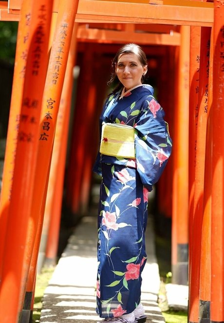 gh05t girl nice actress pictures