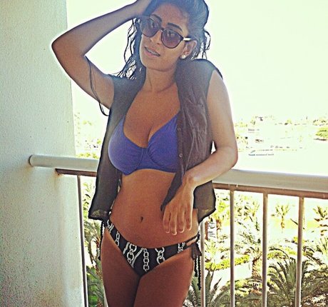 Tal Halika art model gallery