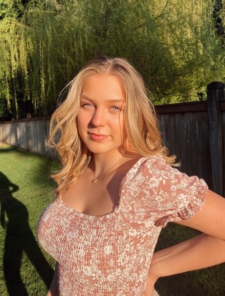 Whitney T best model picture