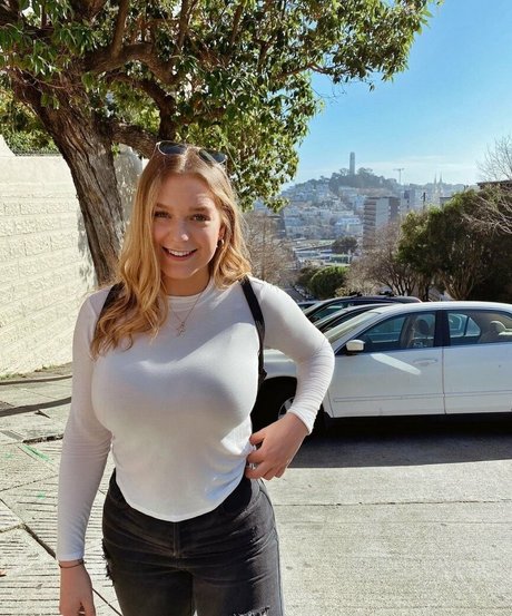 Whitney T star nice picture