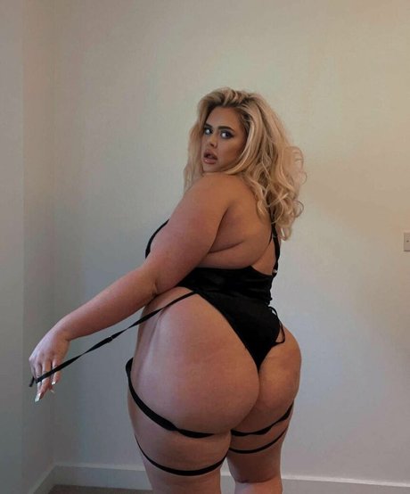 Susannah Elizabeth model porn pictures