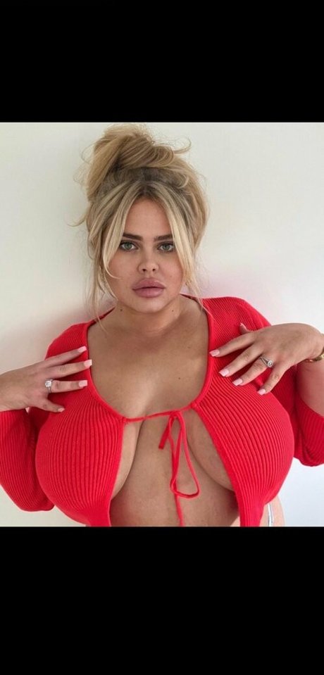 swinger milf onlyfans naked photo