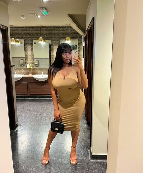 thecleopatraway pornstar nude picture