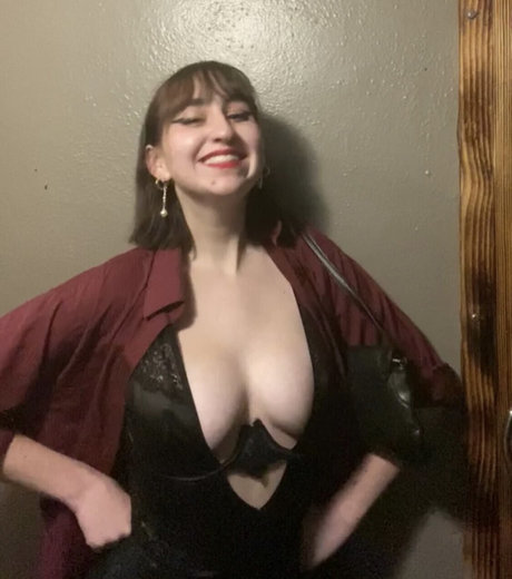 mole tilda free model pic