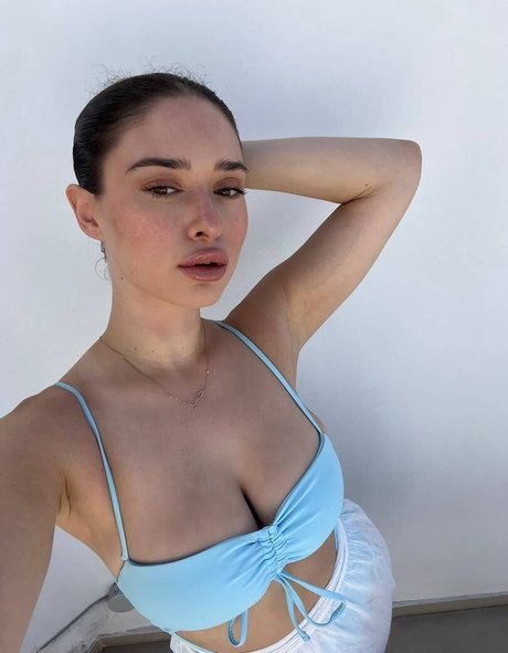 thetradingchick model hot image