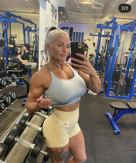 jannickelavik model nice pic