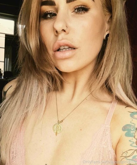 gassygirldolly xxx actress gallery