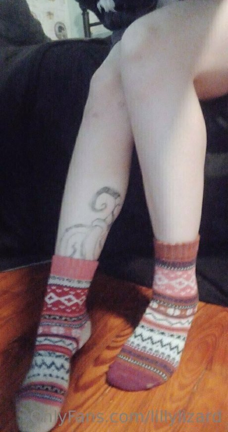 lillylizard naked model image