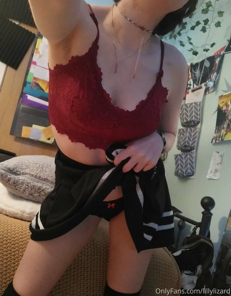 busty mom onlyfans pretty picture