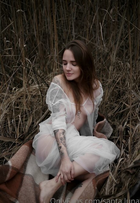 santa luna beautiful actress pictures