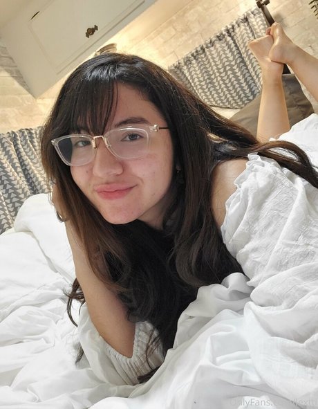 lextti erotic star pic