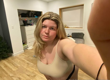 laurenroberts star porn photo