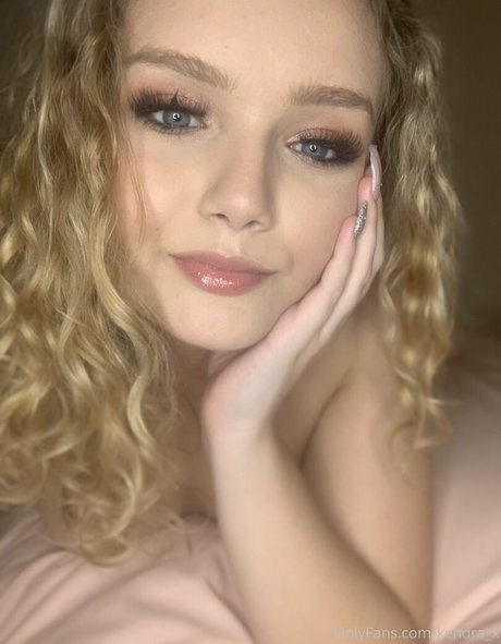 kendra x model sexy photos
