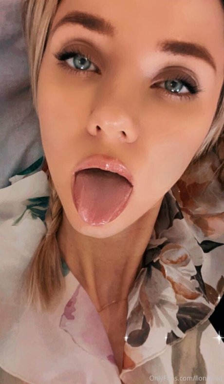 lionawild model xxx galleries